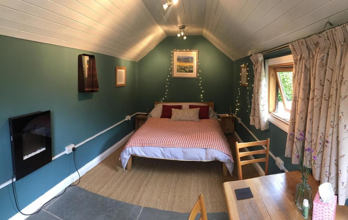 The Tool Shed Nestled In Idyllic Countryside Villa Linchmere Eksteriør billede